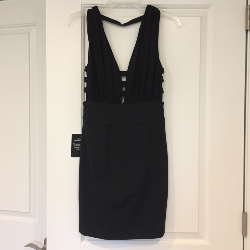 En Creme Black Sleeveless Dress